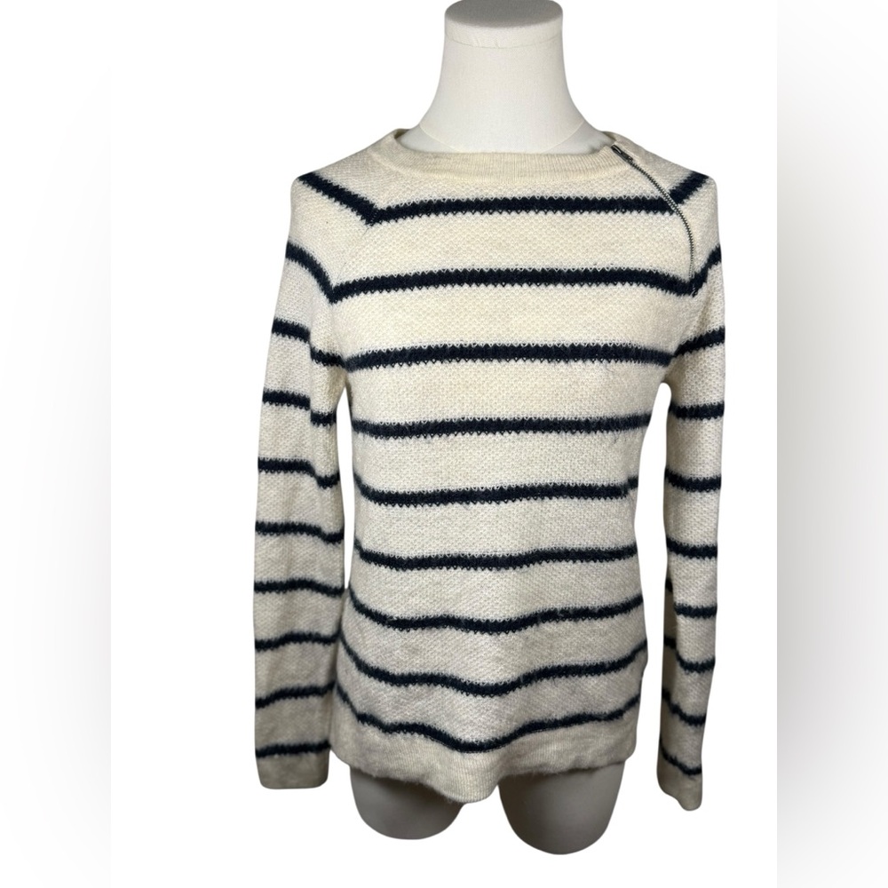 Abercrombie & Fitch Knit Zipper Shoulder Sweater Black & White Stripes Size XXS